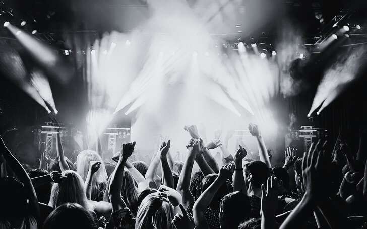 party people dancing